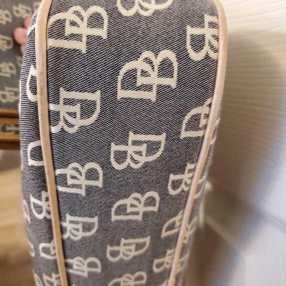 EUC!! Gorgeous Color Dooney!! - Picture 8 of 8